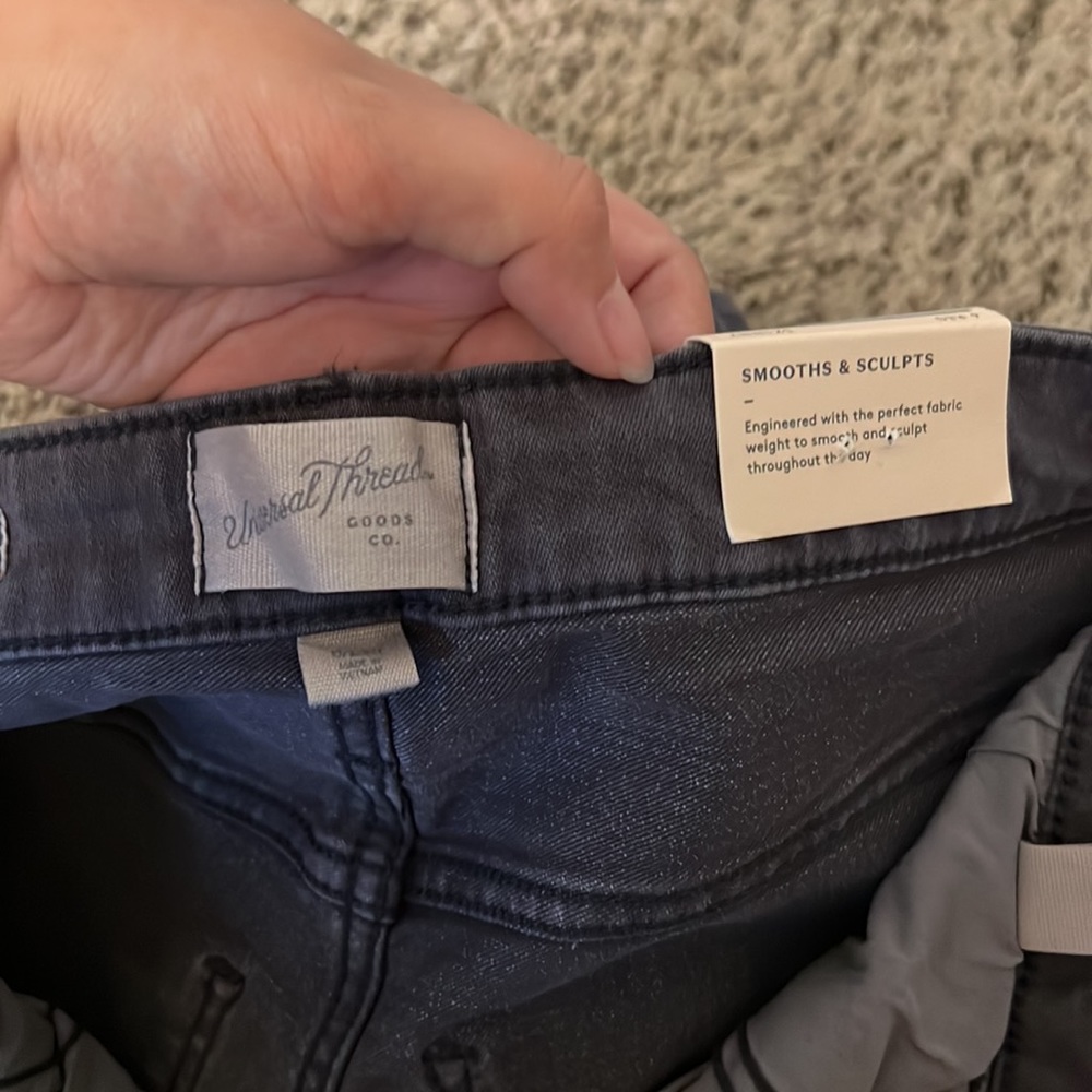 Universal Thread Jeans - Picture 9 of 16